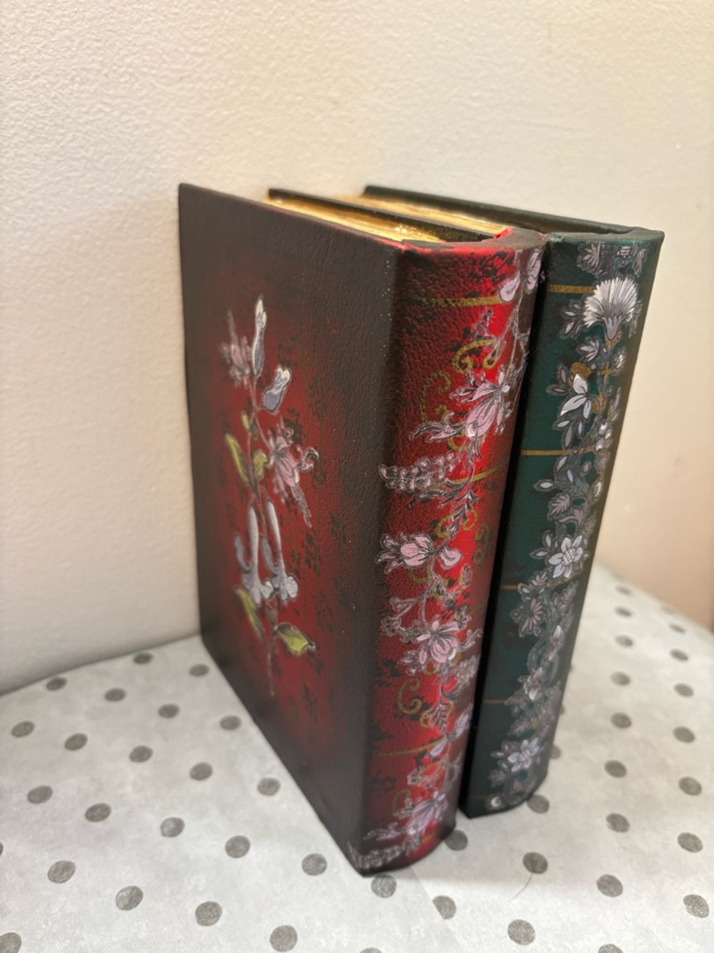 Hideaway Book Box - Picture 6 of 7